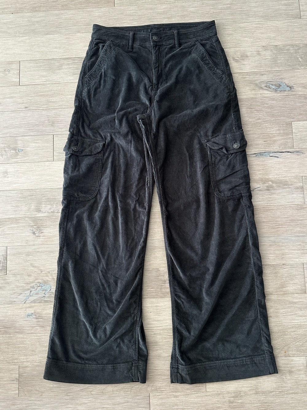 American Eagle Black Cargo Carpenter Corduroy Pants Size 6